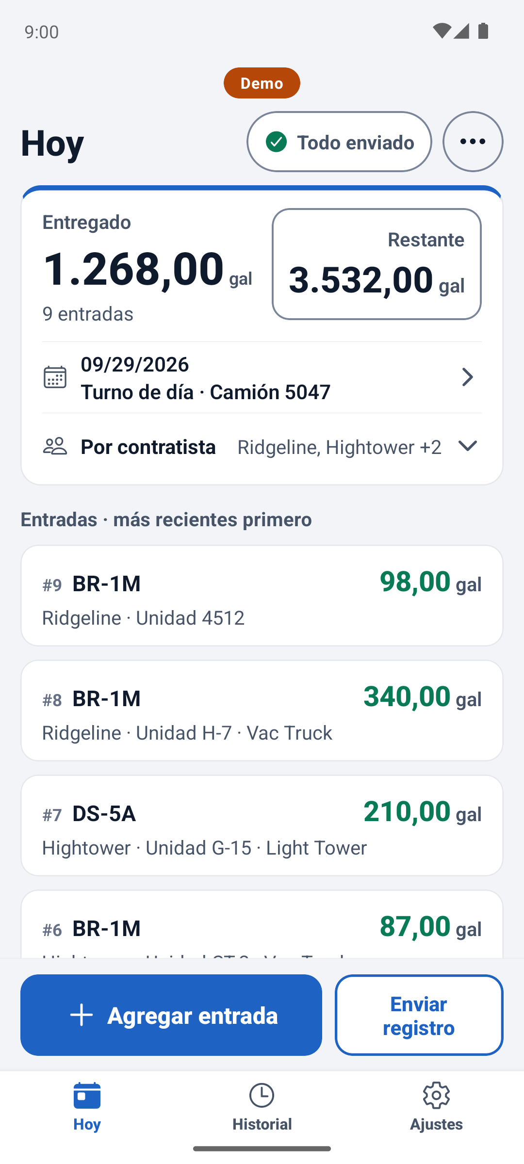 The fueler app's Today screen in Spanish: Hoy, the gallons delivered and the entries.